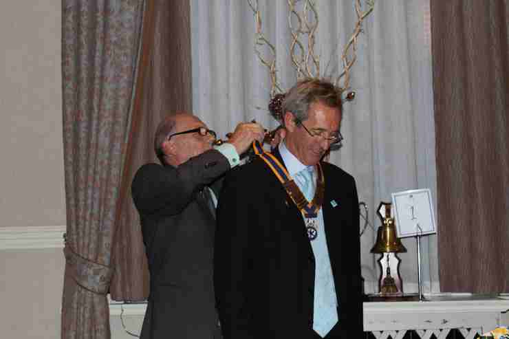 The-Rotary-Club-of-southport-links-handover-night-2012